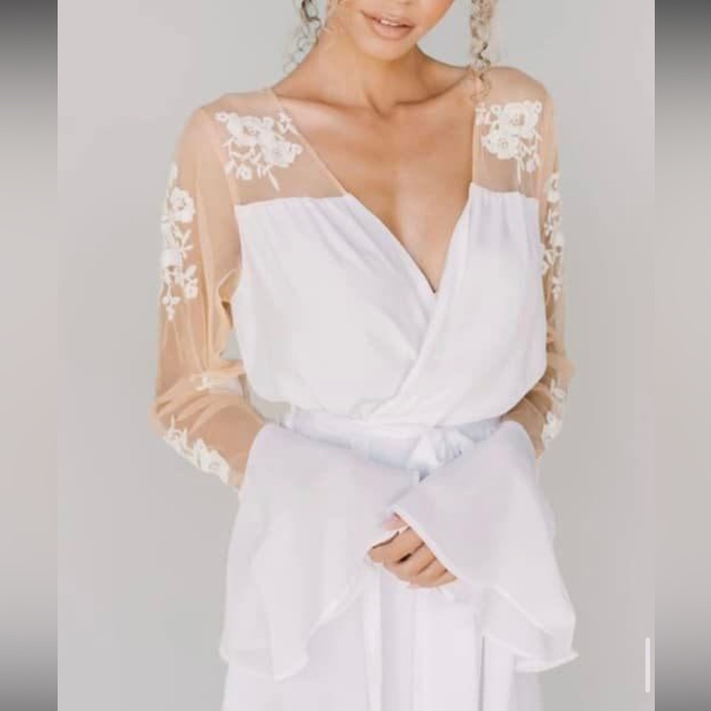 NWOT Robed With Love wedding day robe